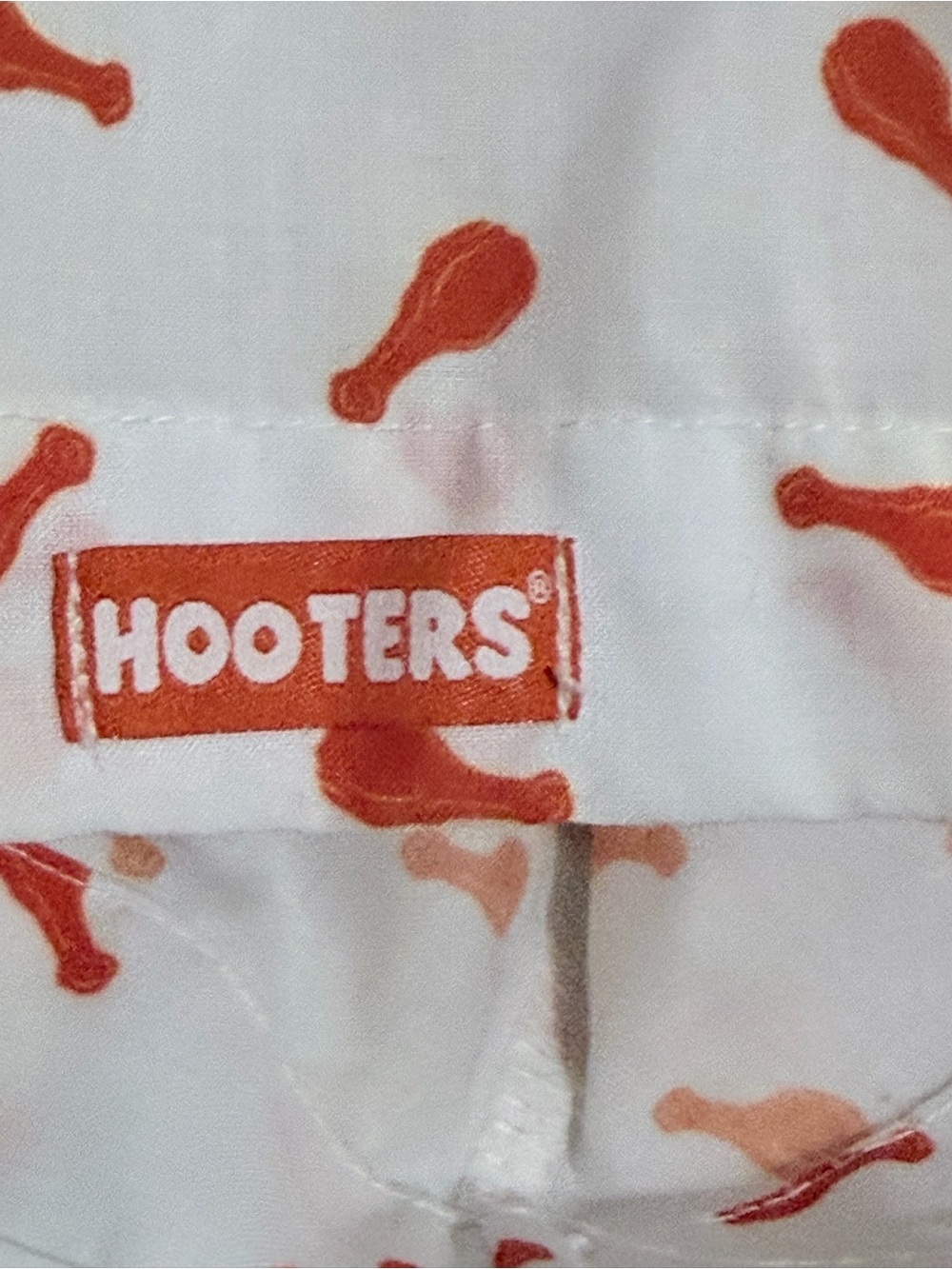 Hooters White Short-Sleeve Button-Down Shirt with Orange chicken leg medium - Picture 8 of 9